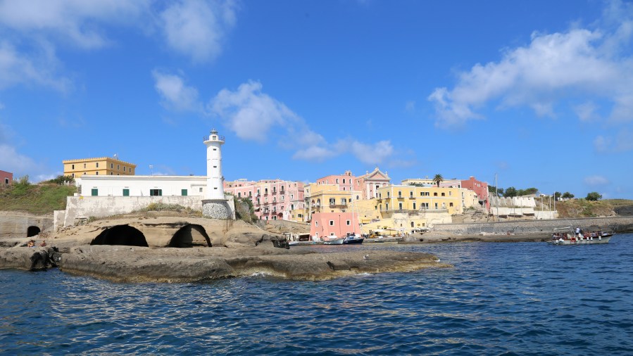 ventotene porto romano